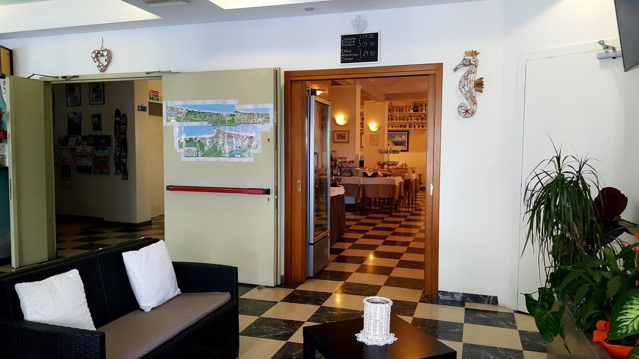 Hotel Marietta Caorle Exterior foto